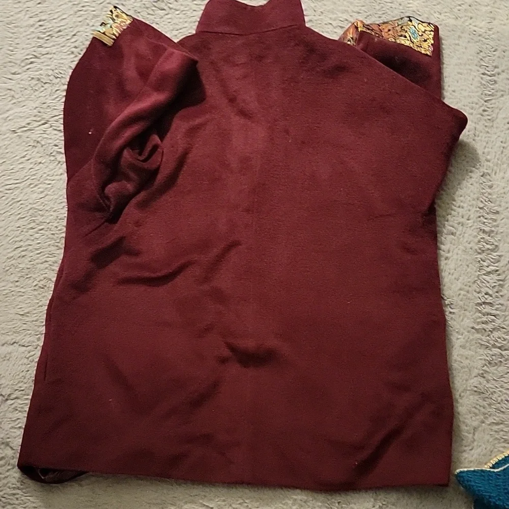 Traditional style jacket - Picture 5 of 5